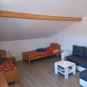 Apartman Dani, Zára